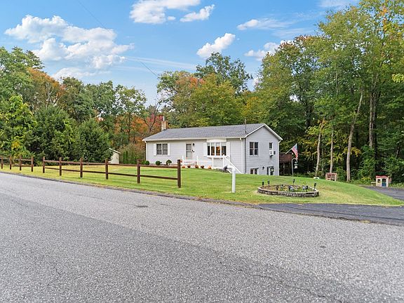4th image of 174 Monson Turnpike Rd