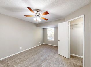 13825 S Darnell St APT 107, Olathe, KS 66062