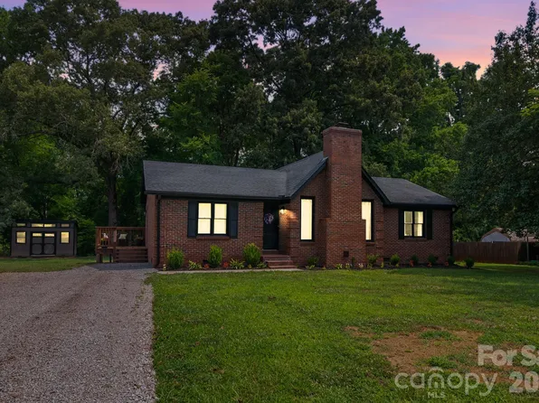 2406 Bearskin Ln, Monroe, NC 28110