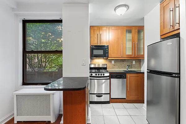 Rented by Cooper & Cooper Real Estate | media 3