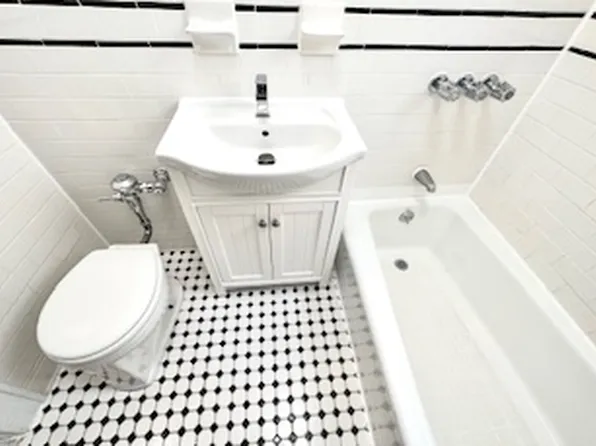 21-14 Crescent Street image 9 of 15