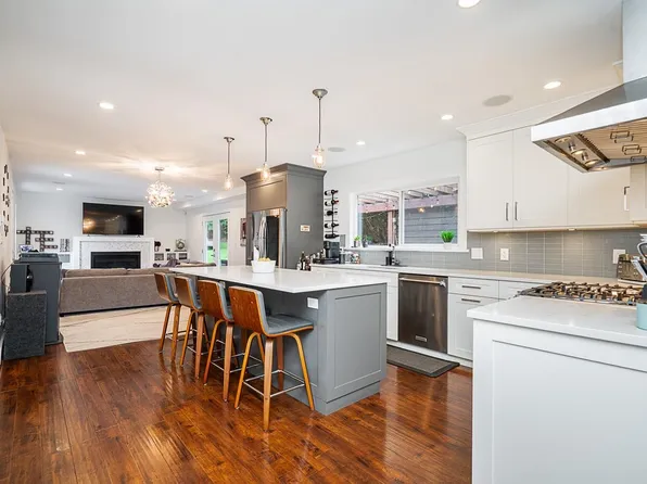 5244 Cambridge Ct, Delta, BC V4M 3Z1