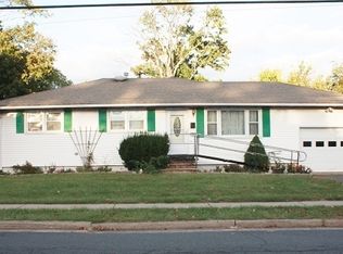 51 Henry St, Somerset, NJ 08873