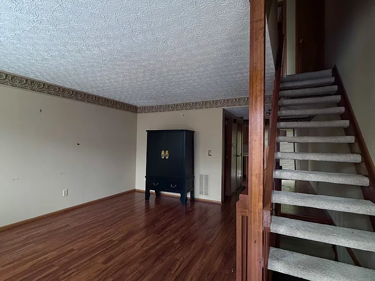 8158 Newark Ave #16 — Photo 3