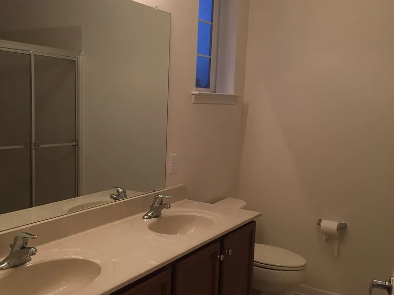 642 Doral Ct — Photo 10
