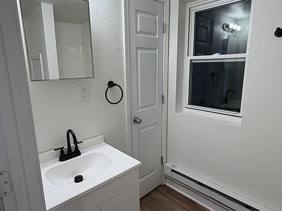 5th image of 106 N Carpenter St