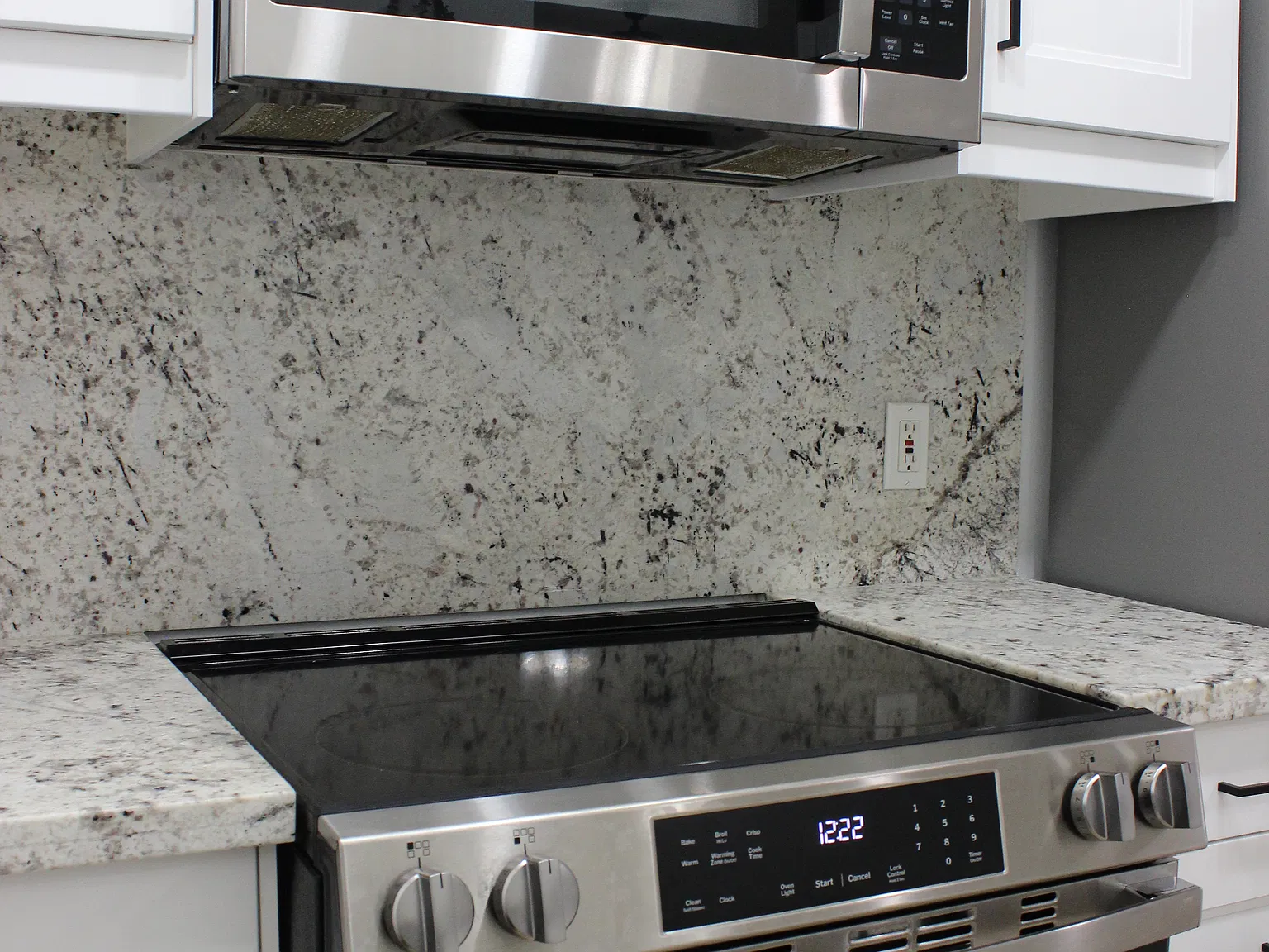 1 bed, 707 sqft, $2,100 — Photo 2