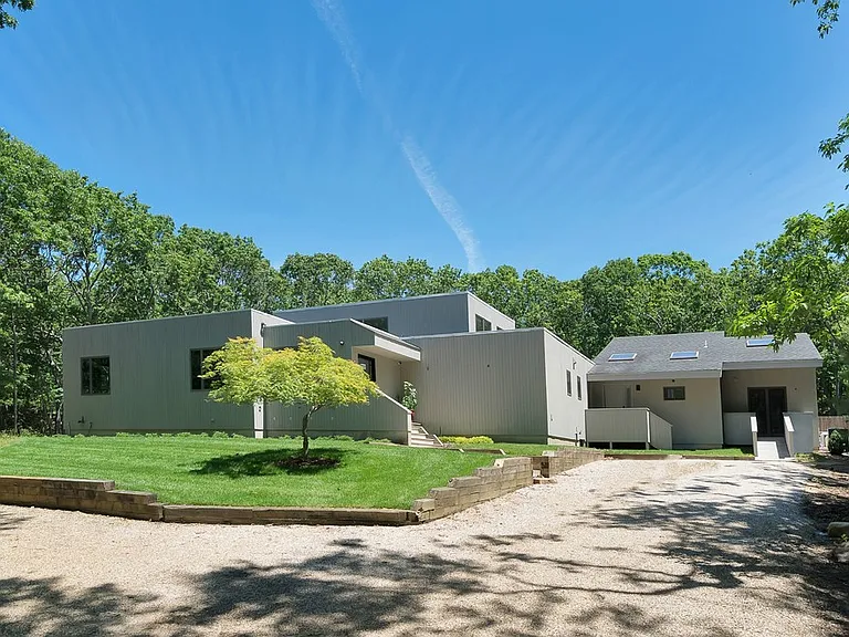 1705 Noyack Rd — Photo 3