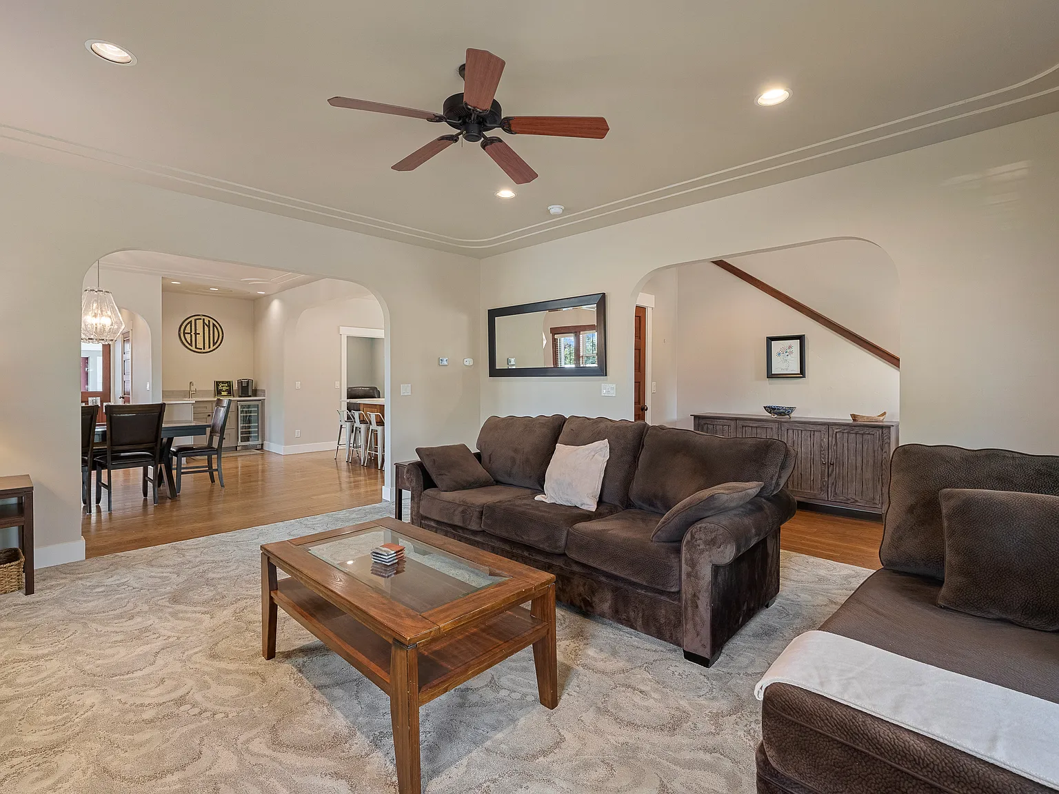 3 bed, 2.5 bath, 2100 sqft, $5,990 — Photo 1