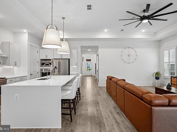 5th image of 121 Merlin Dr
