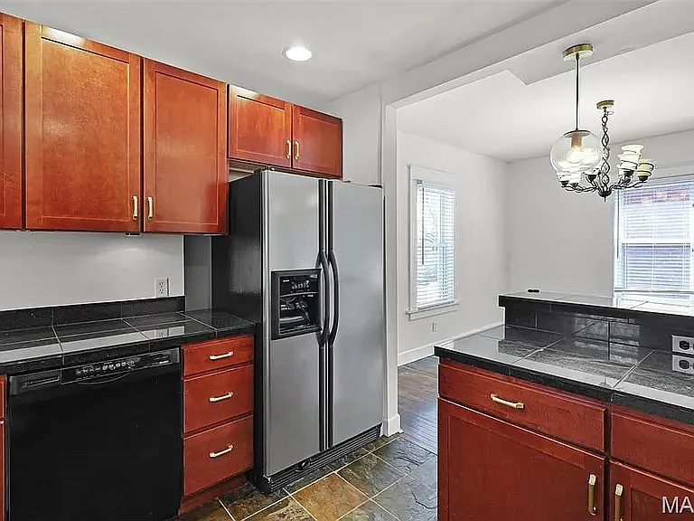2326 Bellevue Ave — Photo 7