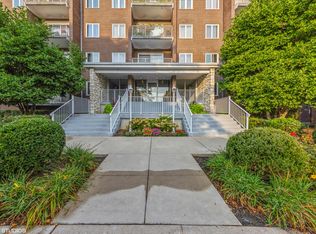 900 Center St APT 1G, Des Plaines, IL 60016