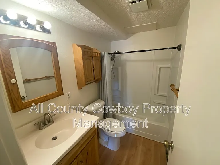 704 Ferris Ct #3 — Photo 5