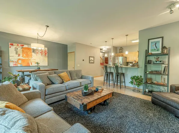 704 Clardell Dr, Sun Prairie, WI 53590