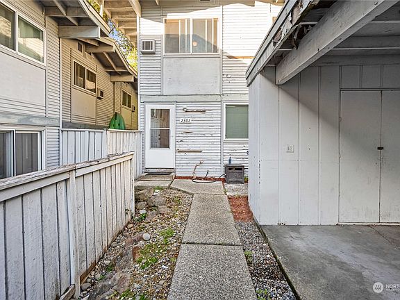 5th image of 2302 S Pinebrook Lane #36