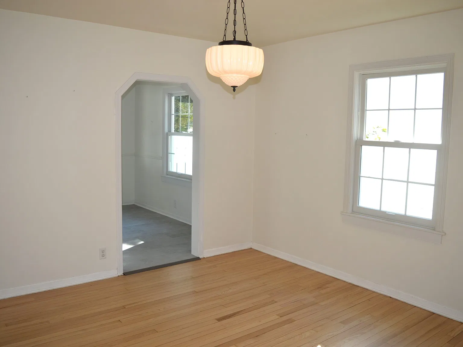 2 bed, 1090 sqft, $2,095 — Photo 4