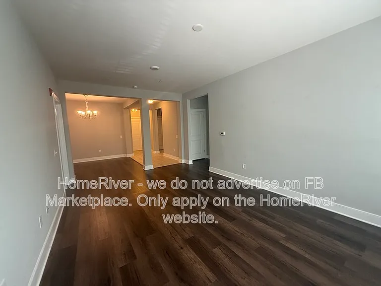 2907 Bleeker St #203 — Photo 13