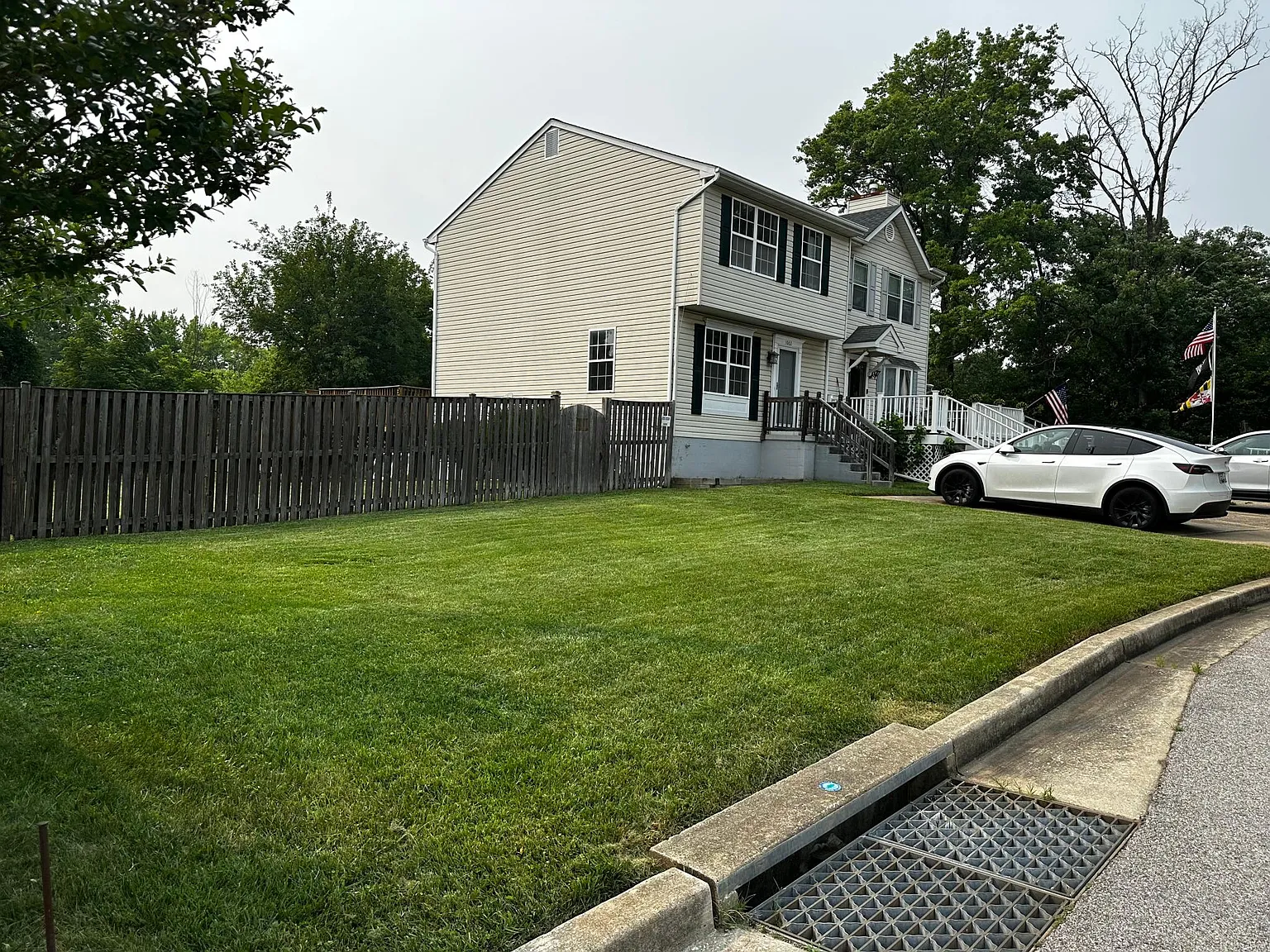 1002 Debbie Ave — Photo 4