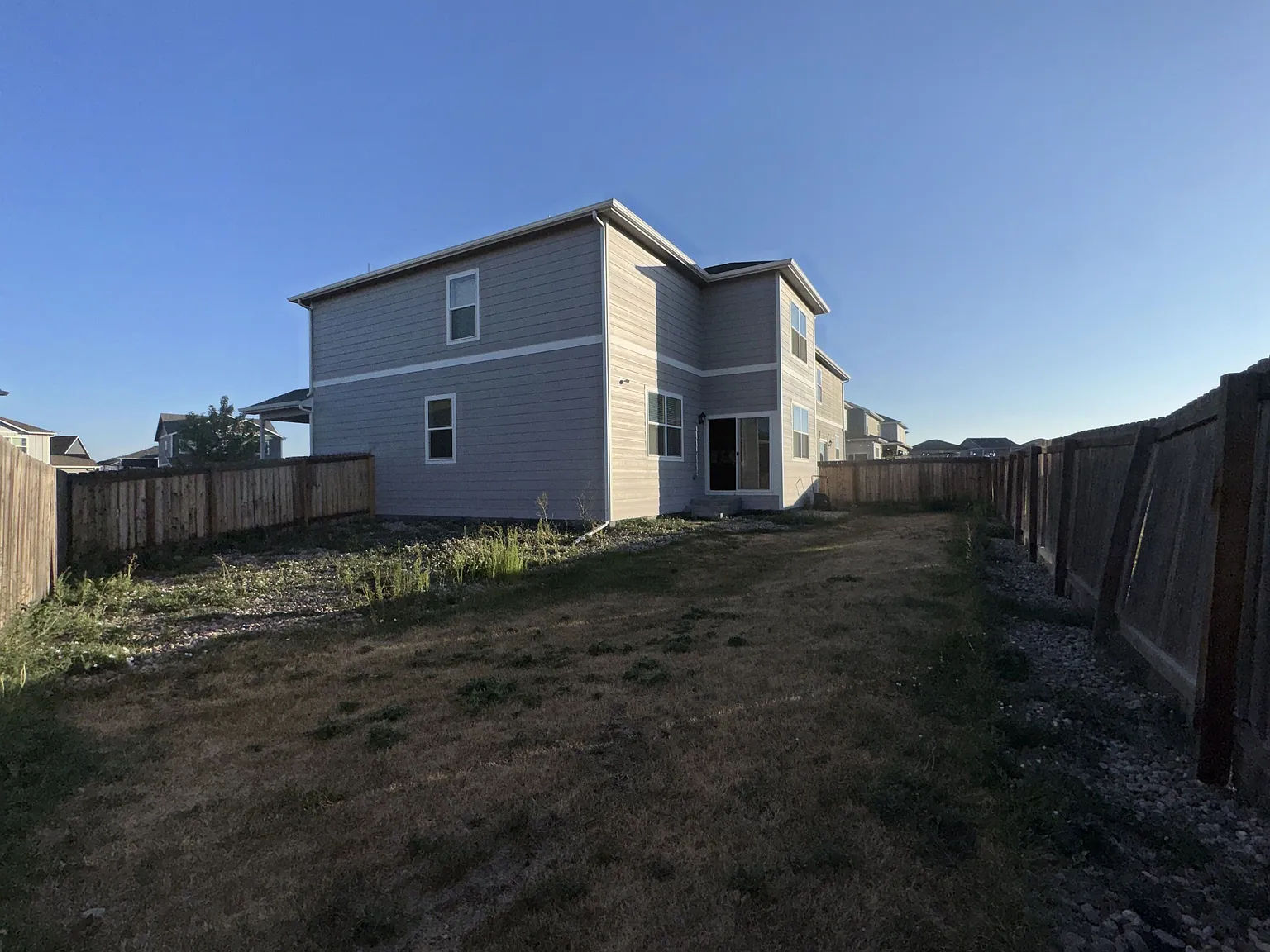 4 bed, 1996 sqft, $2,900 — Photo 4