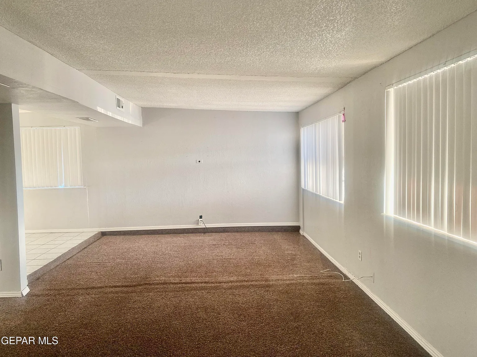3 bed, 3.0 bath, 1668 sqft, $1,550 — Photo 2
