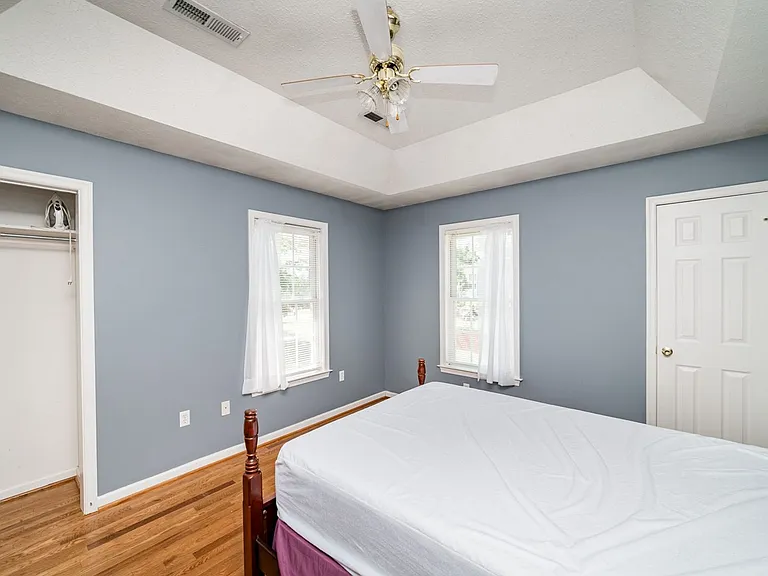 72 Viking Dr — Photo 45