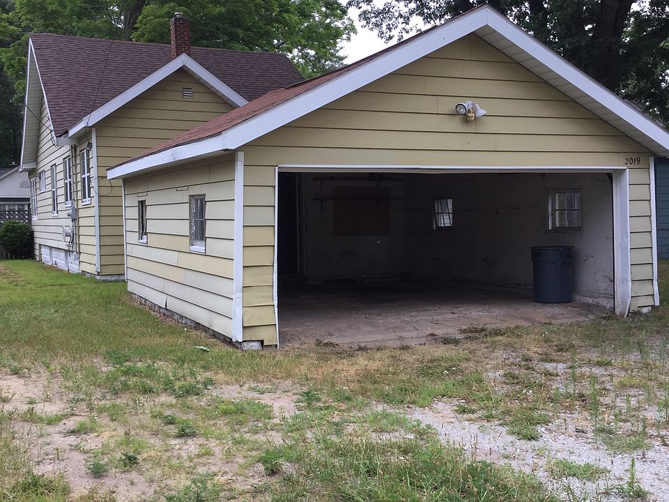 2 stall attached garage