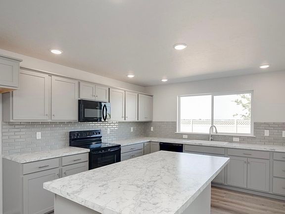 3rd image of 2929 N New Morning Ave