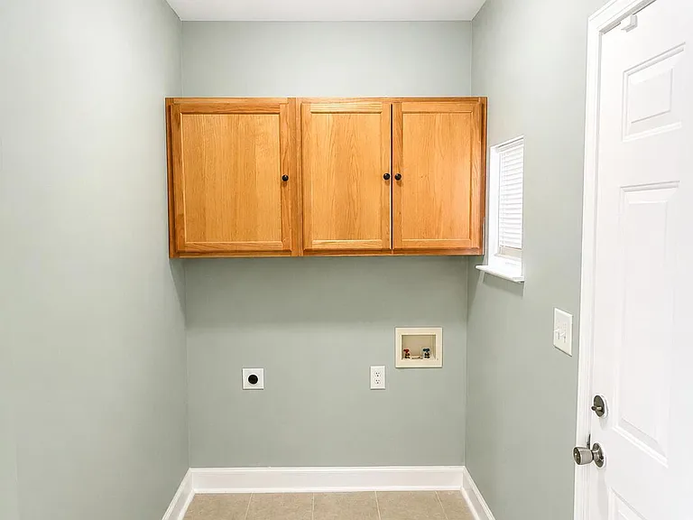 1103 Colonial Ave — Photo 8