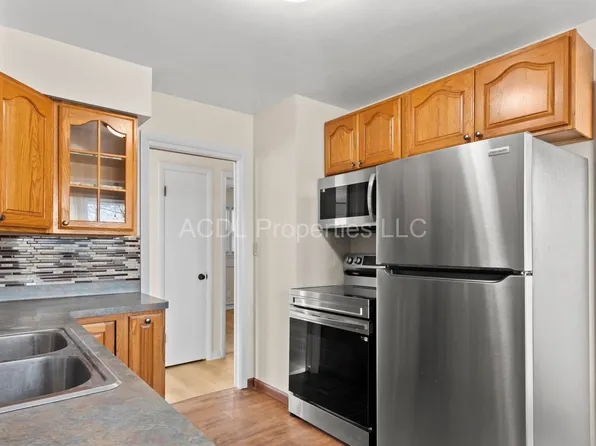 5384 N 103rd St, Milwaukee, WI 53225