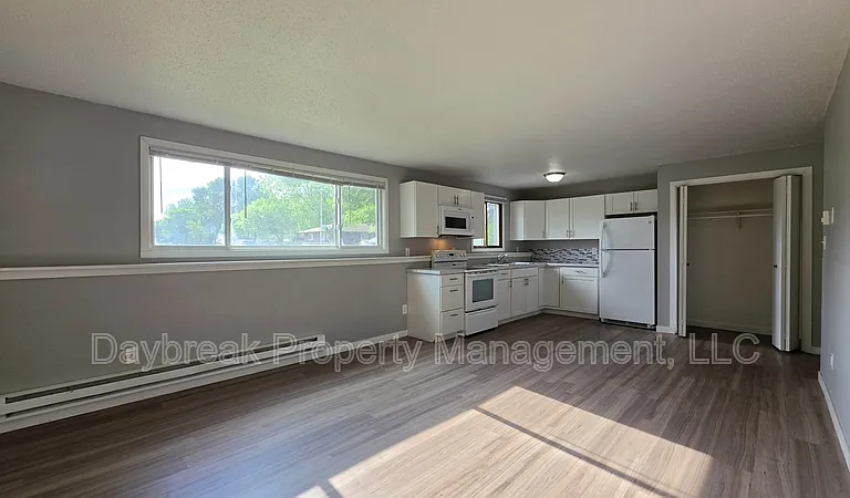 717 30th St N #6 — Photo 1