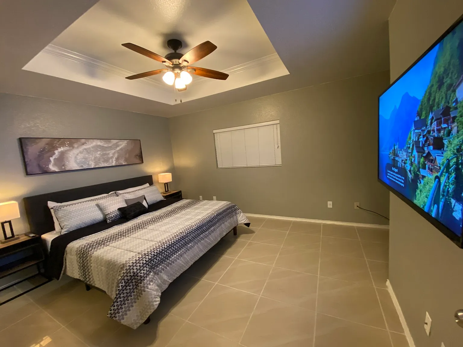 3 bed, 1196 sqft, $3,900 — Photo 2
