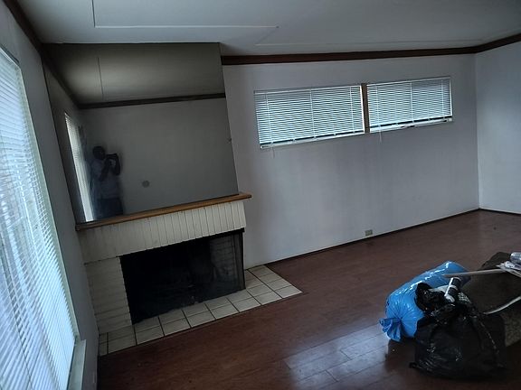 4th image of 618 El Camino Ave