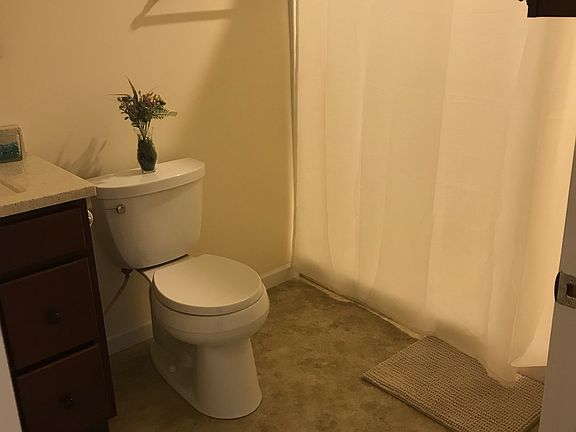 Apt 14 bathroom 