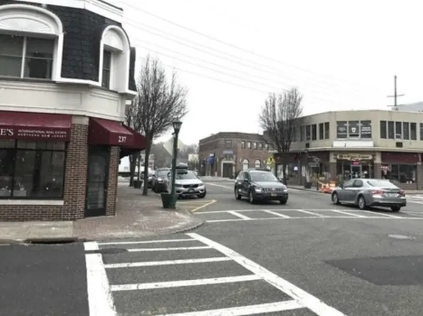 237-241 Closter Dock Rd #5, Closter, NJ 07624