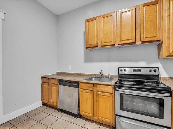 4th image of 3641 Iowa Ave