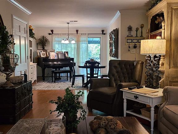 5th image of 859 Vestavia Villa Ct APT A