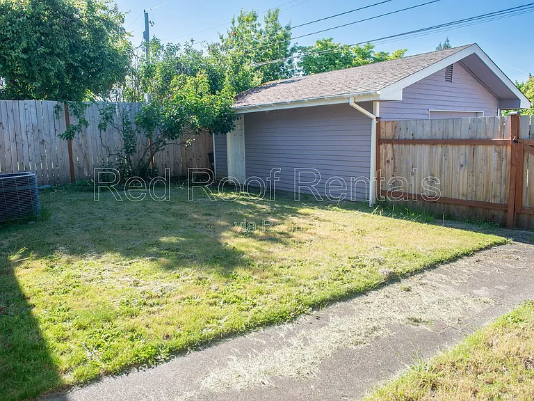 4840 N 8th St — Photo 37
