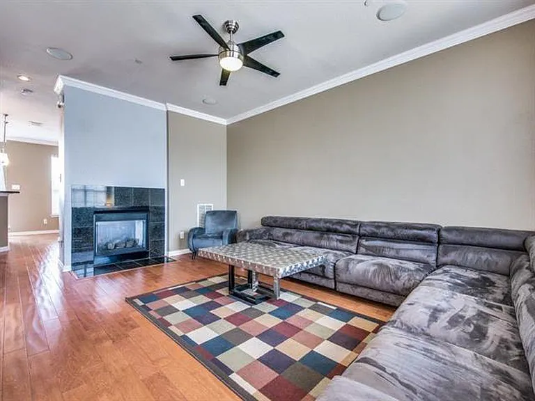 1355 Chase Ln — Photo 8