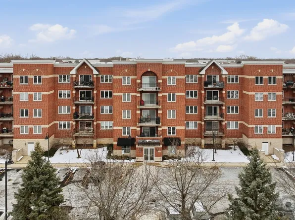 3401 N Carriageway Dr Unit 208, Arlington Heights, IL 60004