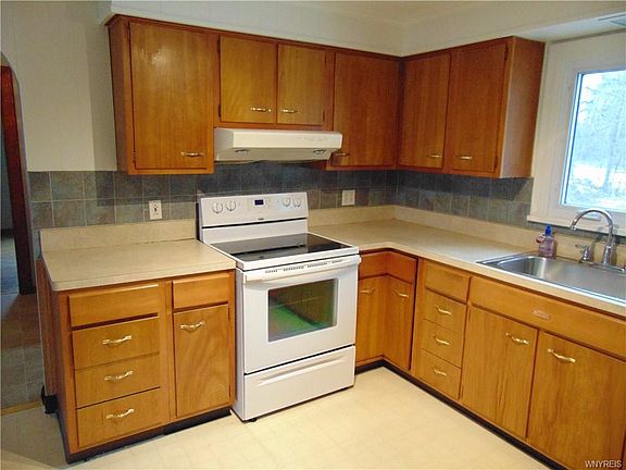 4th image of 4031 Crescent Dr
