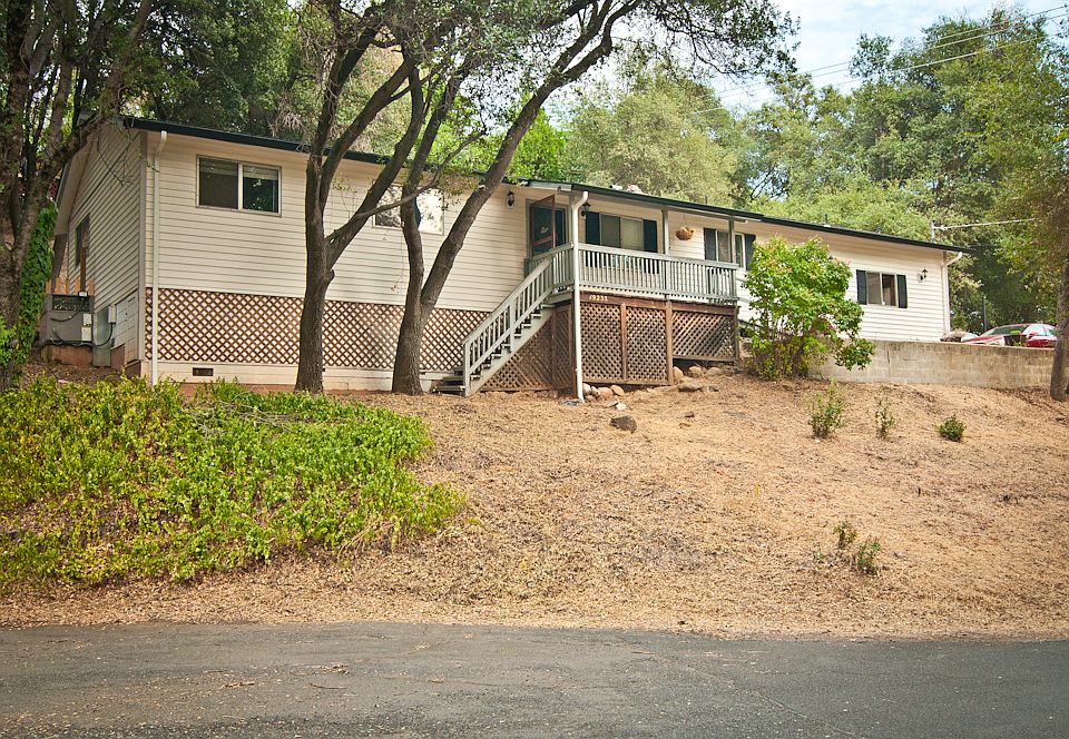 1st image of 19235 Hillsdale Dr