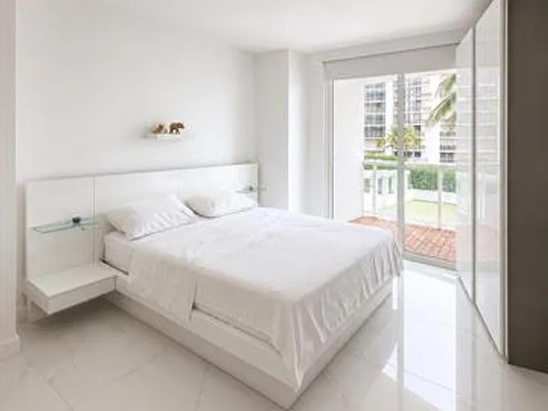 6365 Collins Avenue Cu #811 — Photo 11
