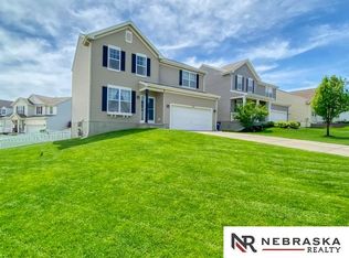 14953 Grebe St, Bennington, NE 68007