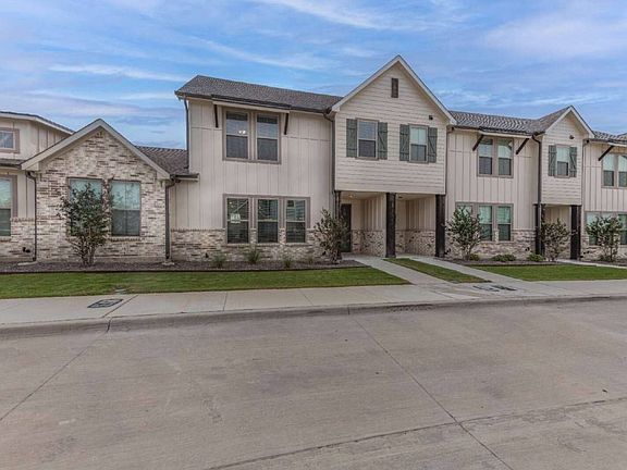2nd image of 9716 Thorncrown Ln