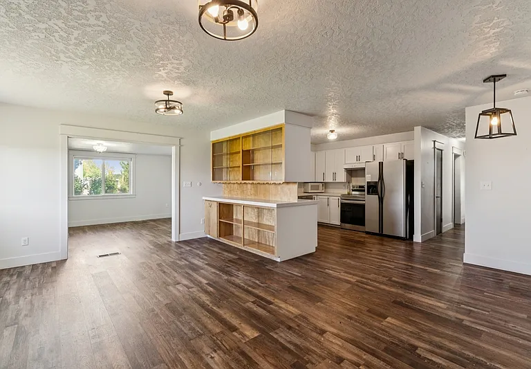 10996 Willis Rd — Photo 6