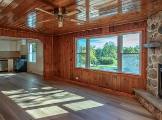 1515 Hillside Ln, Hubertus, WI 53033