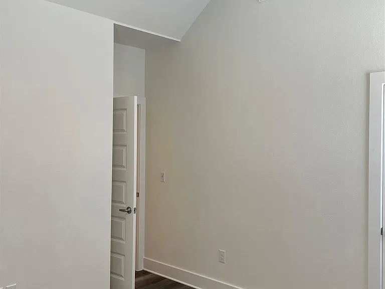 6901 Carver Ave #1 — Photo 21