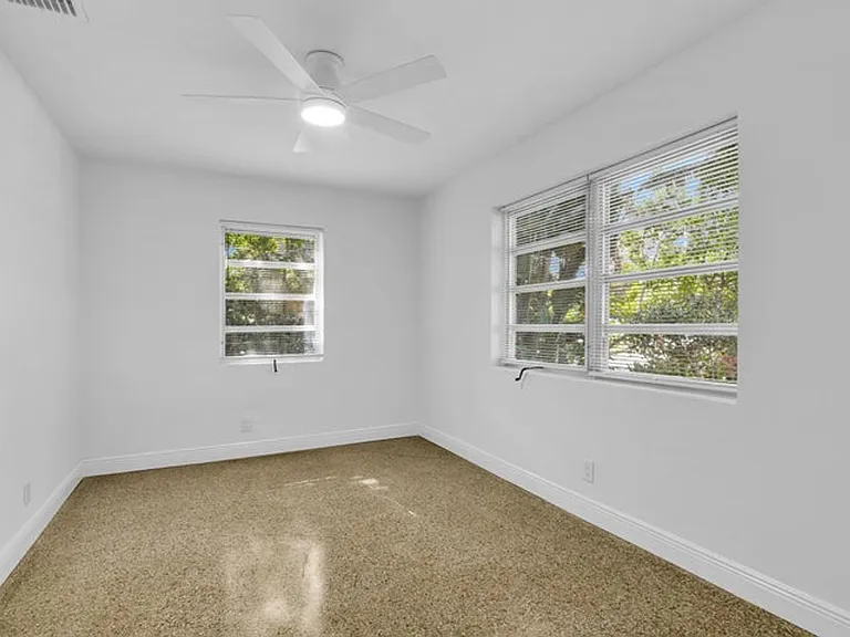 702 Sunset Dr — Photo 15