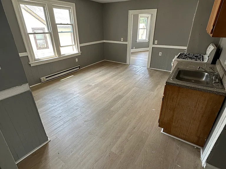 37 Silver St #3 — Photo 3