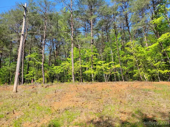 536 Carolina Dr, Troy, NC 27371